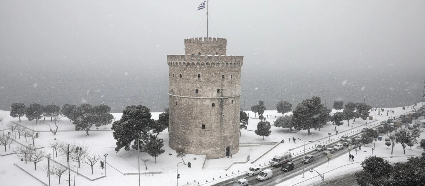 Συναγερμός στη Θεσσαλονίκη: Οκτώ νέοι εγκλωβίστηκαν στα χιόνια